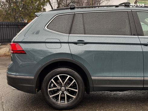 Volkswagen Tiguan 2021 синий - фото 11