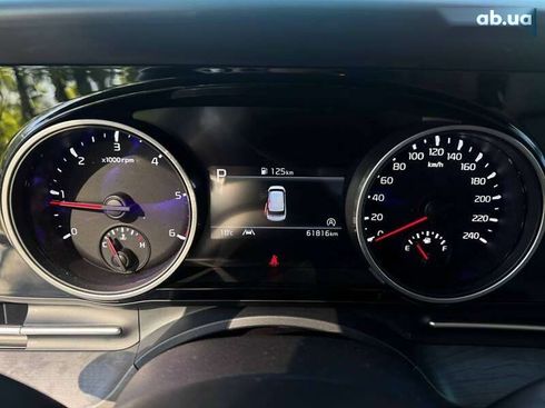 Kia Carnival 2023 - фото 17