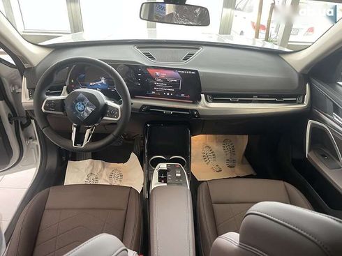 BMW iX1 2025 - фото 11