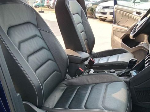 Volkswagen Tiguan 2021 синий - фото 12