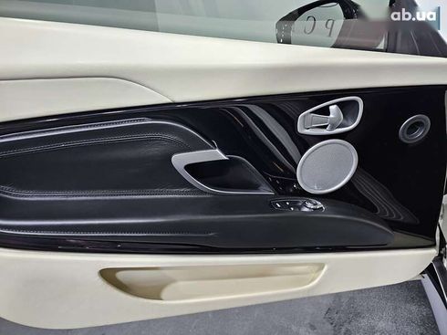 Aston Martin DB11 2018 - фото 23