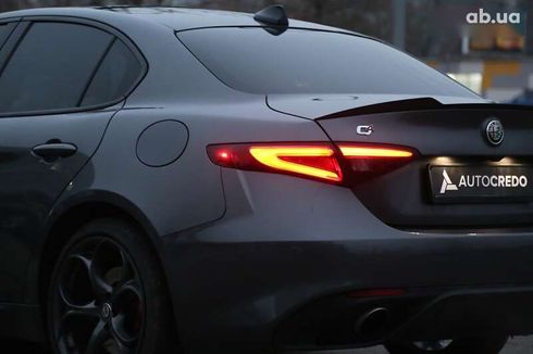 Alfa Romeo Giulia 2017 - фото 6