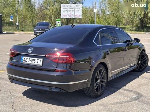Volkswagen Passat 2017 - фото 25