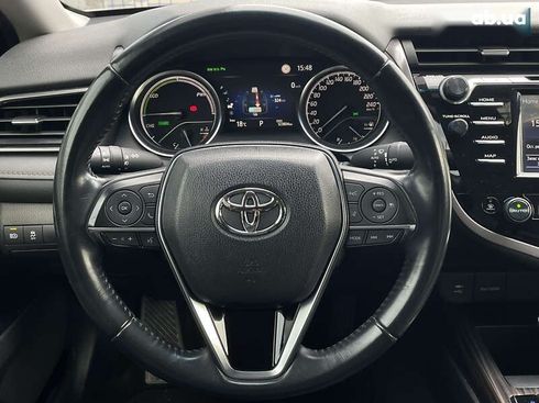 Toyota Camry 2020 - фото 19