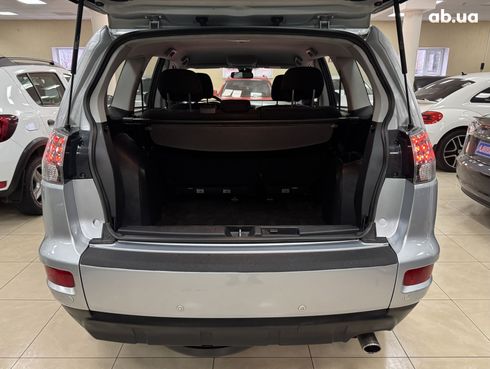 Mitsubishi Outlander XL 2010 серый - фото 5
