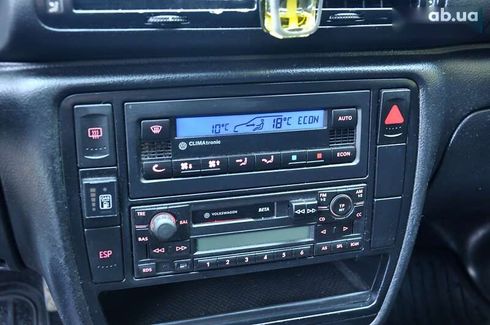 Volkswagen Passat 2003 - фото 30