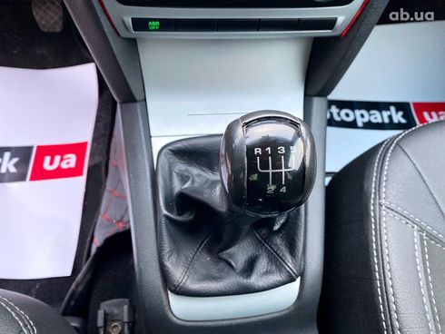 Skoda Octavia 2010 серый - фото 13