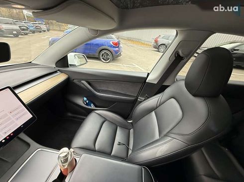 Tesla Model Y 2021 - фото 19