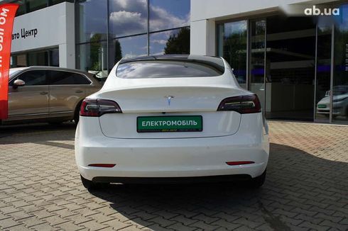 Tesla Model 3 2022 - фото 8