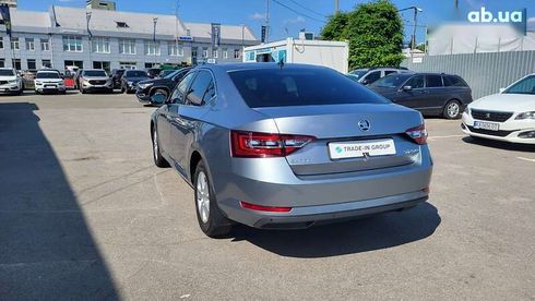 Skoda Superb 2019 - фото 25