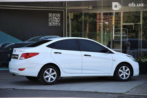 Hyundai Accent 2013 - фото 4