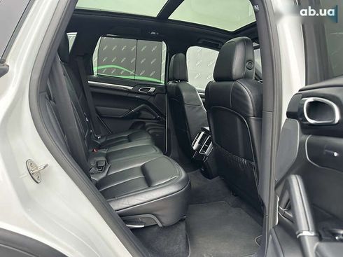 Porsche Cayenne 2016 - фото 30