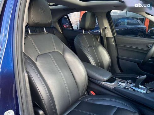 Alfa Romeo Giulia 2019 - фото 27