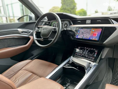 Audi E-Tron 2019 серый - фото 14