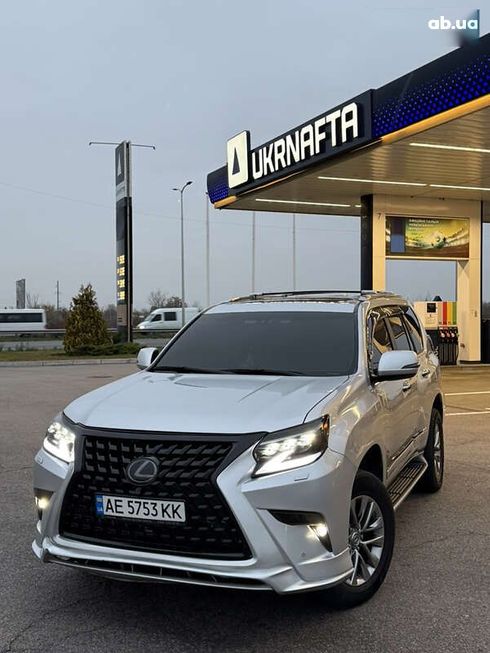 Lexus GX 2019 - фото 12