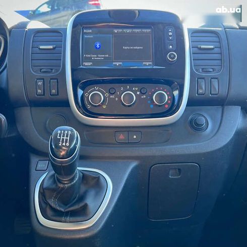 Renault Trafic 2021 - фото 26