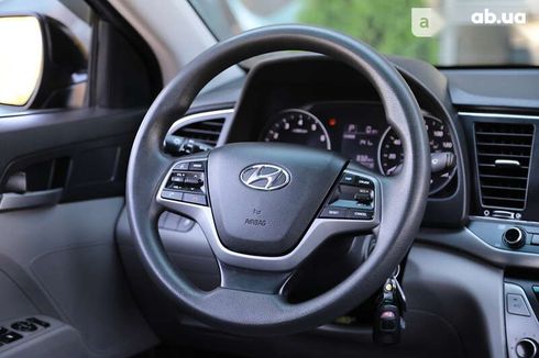 Hyundai Elantra 2017 - фото 12