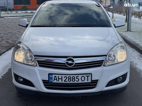 Opel Astra 2012 - фото 2