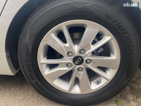 Kia K5 2017 - фото 12