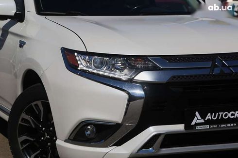 Mitsubishi Outlander 2017 - фото 4