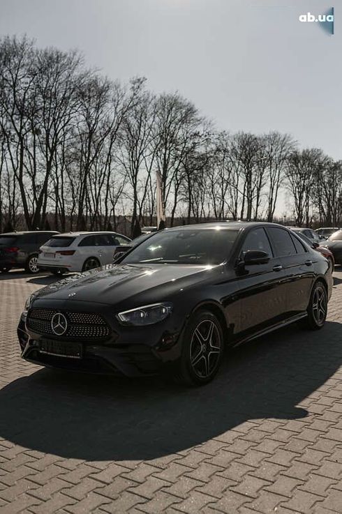 Mercedes-Benz E-Класс 2021 - фото 3