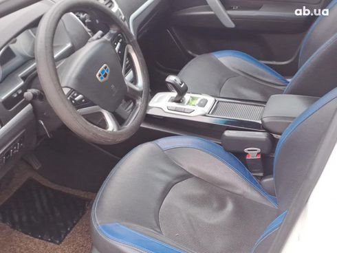 Geely Emgrand GT 2017 белый - фото 34