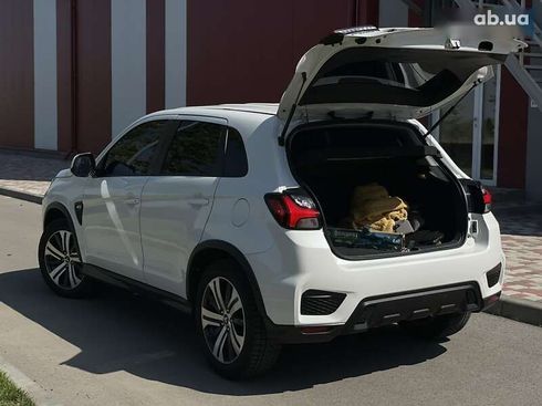 Mitsubishi Outlander 2020 - фото 13