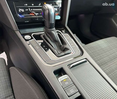 Volkswagen Passat 2020 - фото 20