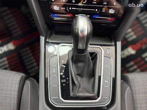 Volkswagen Passat 2020 - фото 30