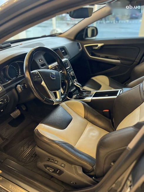 Volvo S60 2015 - фото 9