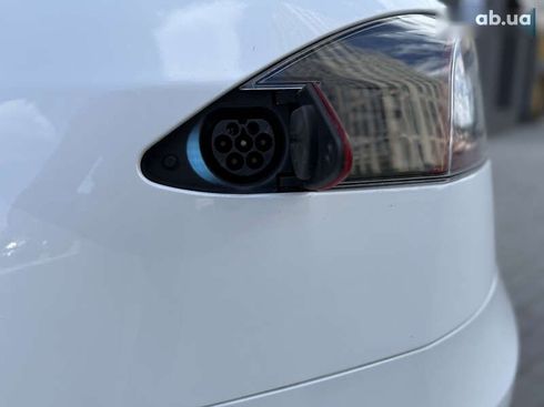 Tesla Model S 2019 - фото 17
