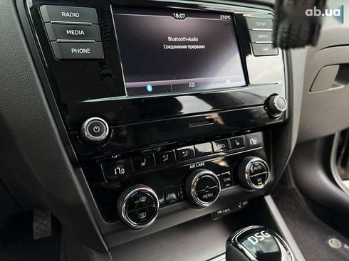 Skoda Octavia 2017 - фото 30