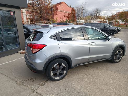 Honda HR-V 2018 серый - фото 8