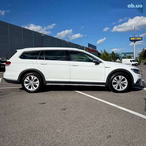 Volkswagen passat alltrack 2018 - фото 2