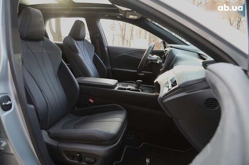 Lexus RX 2023 - фото 15