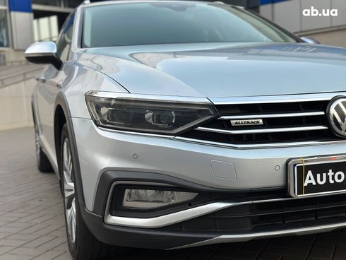 Volkswagen passat alltrack 2019 серый - фото 16