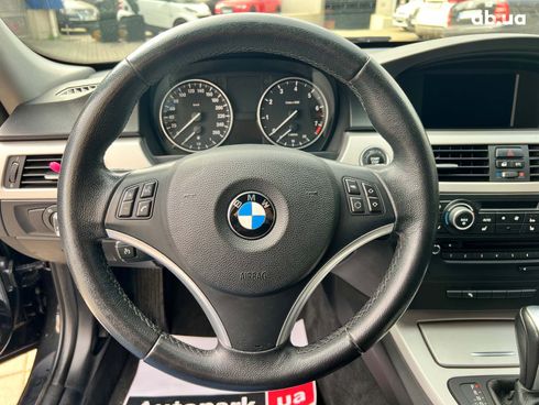 BMW 3 серия 2010 черный - фото 16