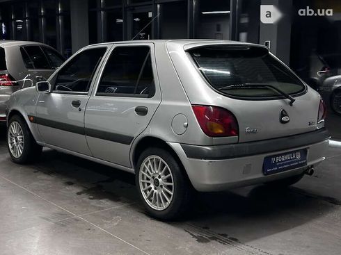 Ford Fiesta 2000 - фото 15