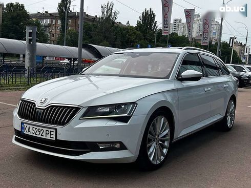 Skoda Superb 2018 - фото 6