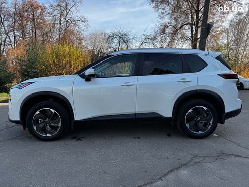Nissan Rogue 2023 белый - фото 41