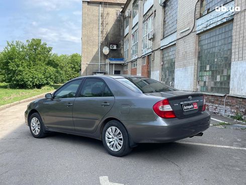 Toyota Camry 2004 серый - фото 7