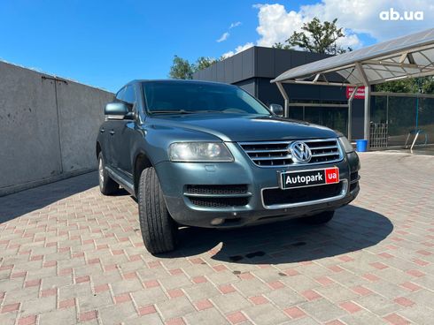 Volkswagen Touareg 2006 серый - фото 6