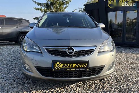 Opel Astra 2011 - фото 2