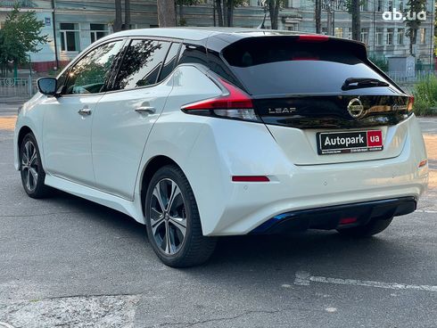 Nissan Leaf 2020 белый - фото 13