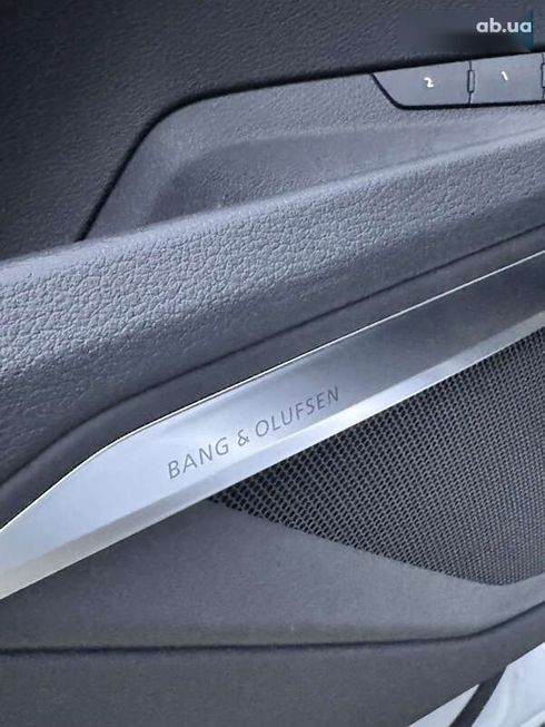 Audi SQ8 e-tron 2023 - фото 15