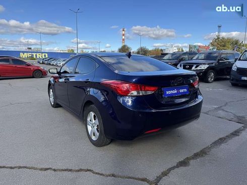 Hyundai Elantra 2013 - фото 7