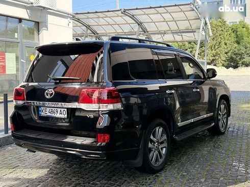 Toyota Land Cruiser 2017 - фото 12