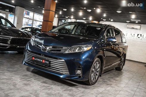 Toyota Sienna 2018 - фото 17