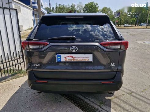 Toyota RAV4 2019 - фото 5