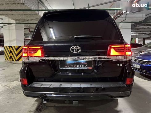 Toyota Land Cruiser 2017 - фото 11